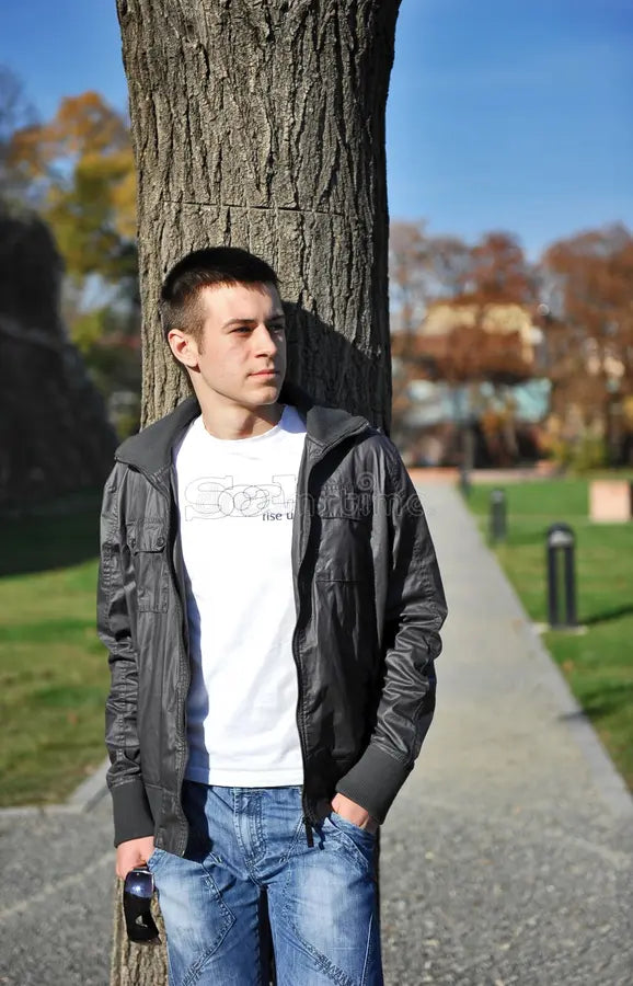 files/hombre-joven-atractivo-17220476.webp